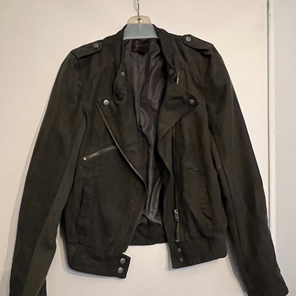 Sleek Black Polyester Jacket